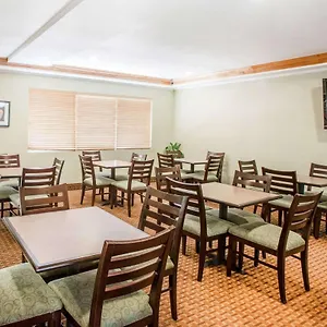 3* Hotel Quality & International Airport